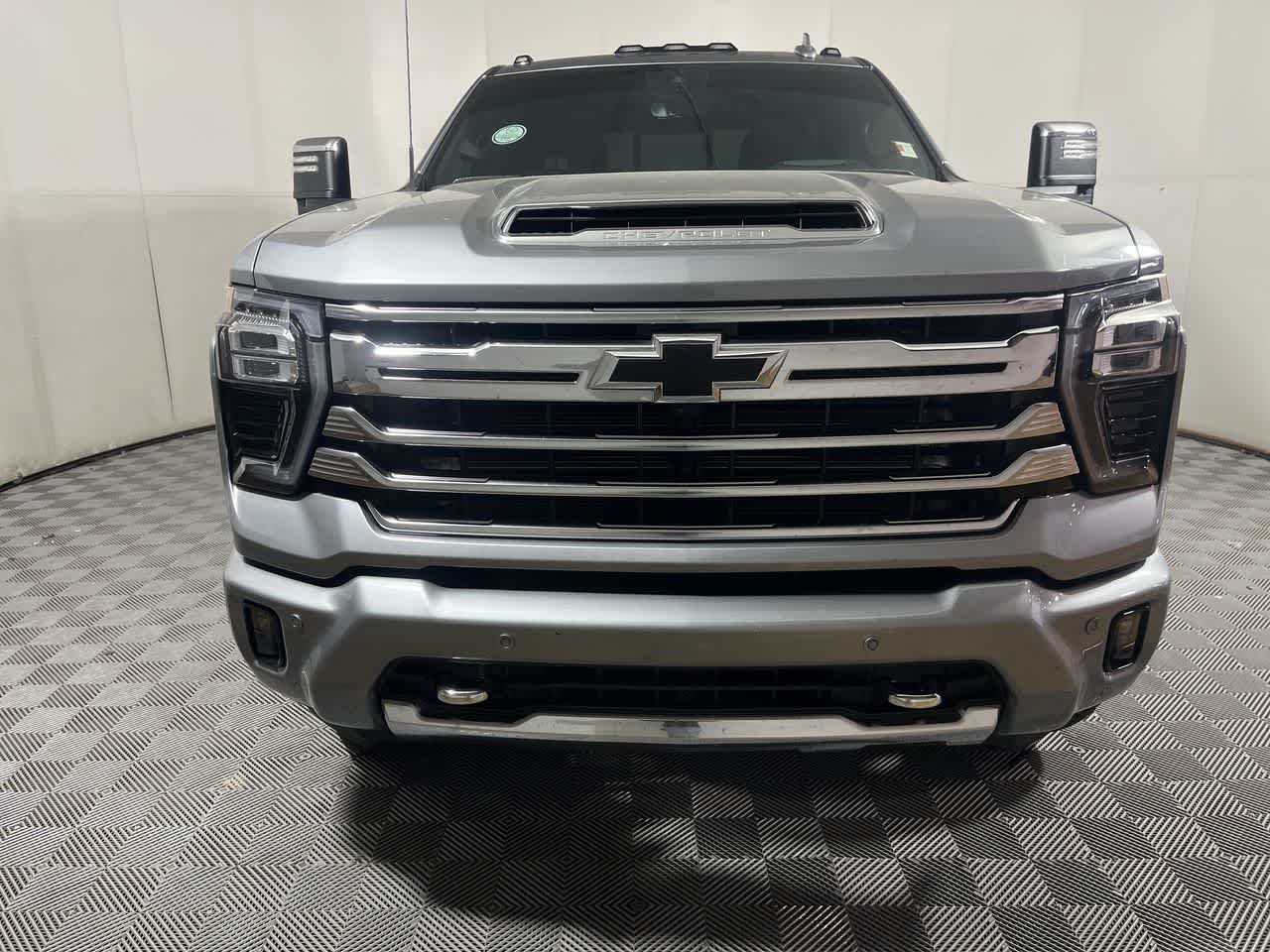 2025 Chevrolet Silverado 2500HD High Country photo 3