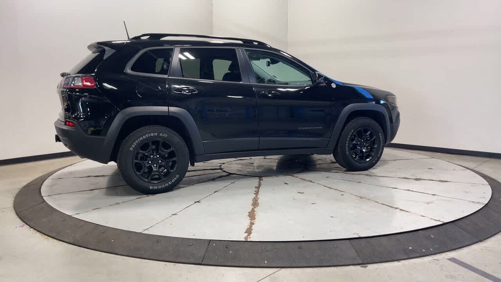 Used 2022 Jeep Cherokee Trailhawk SUV