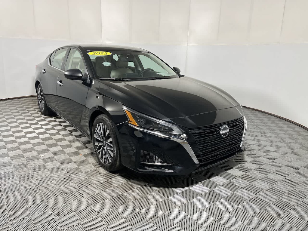 Used 2025 Nissan Altima SV Sedan