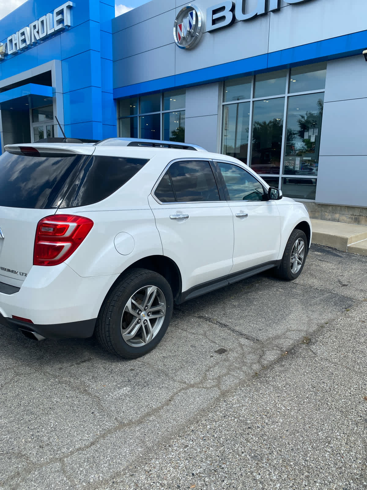 2016 Chevrolet Equinox LTZ photo 4