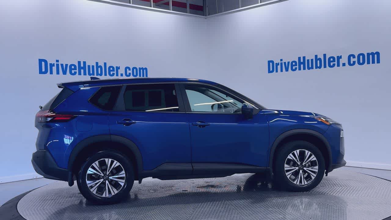 2022 Nissan Rogue SV photo 4