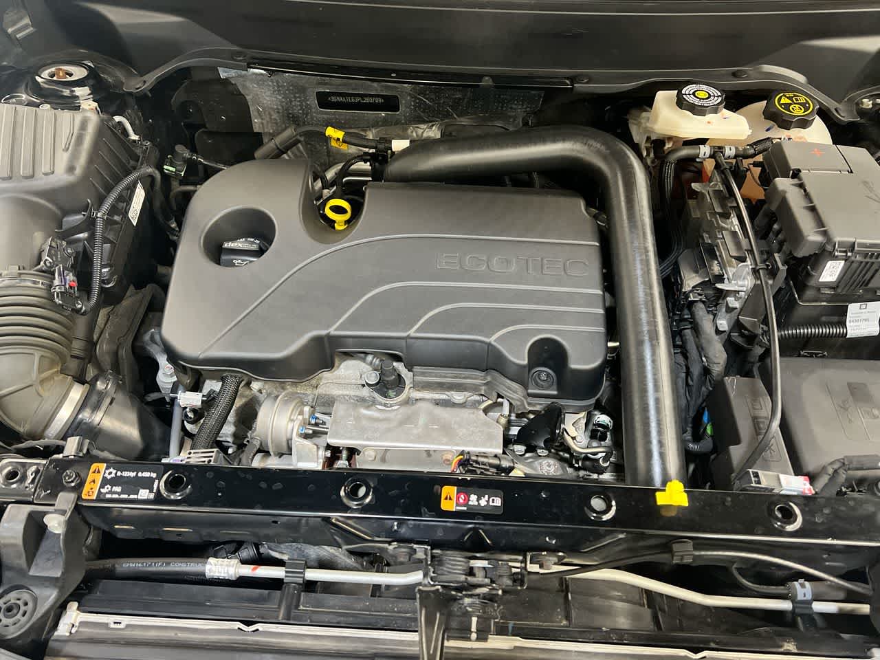 2023 Chevrolet Equinox LT photo 3