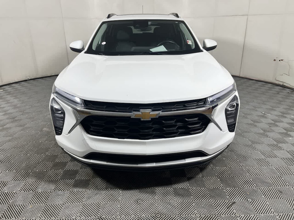 Used 2024 Chevrolet Trax LT SUV