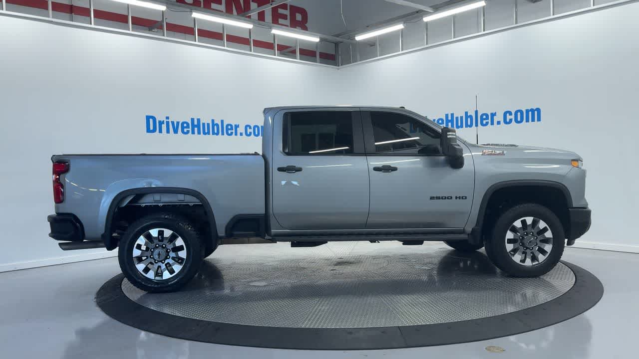 2024 Chevrolet Silverado 2500HD Custom photo 4