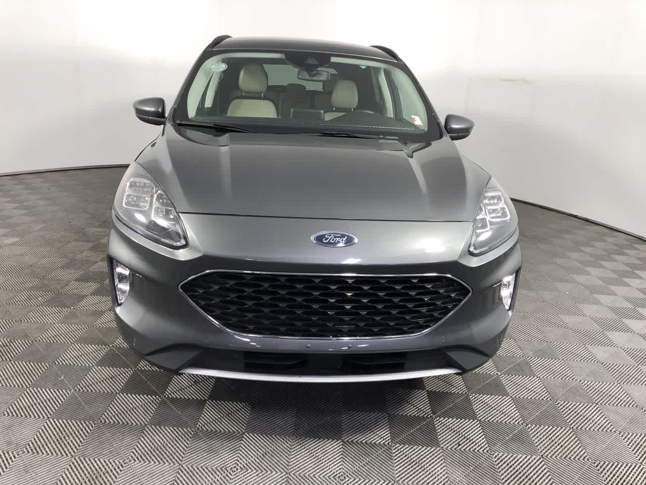 2021 Ford Escape Titanium photo 3