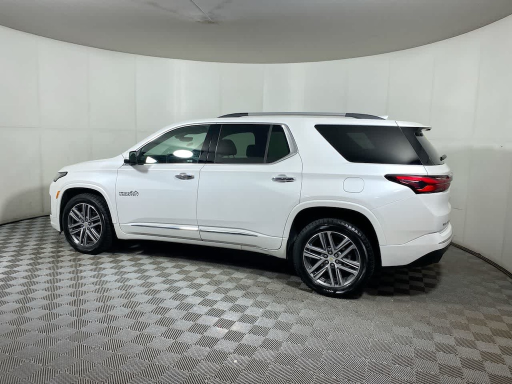 Used 2023 Chevrolet Traverse High Country SUV