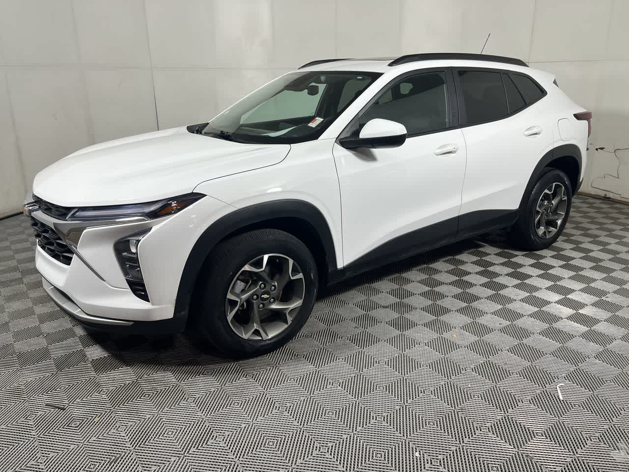 2024 Chevrolet Trax LT photo 3