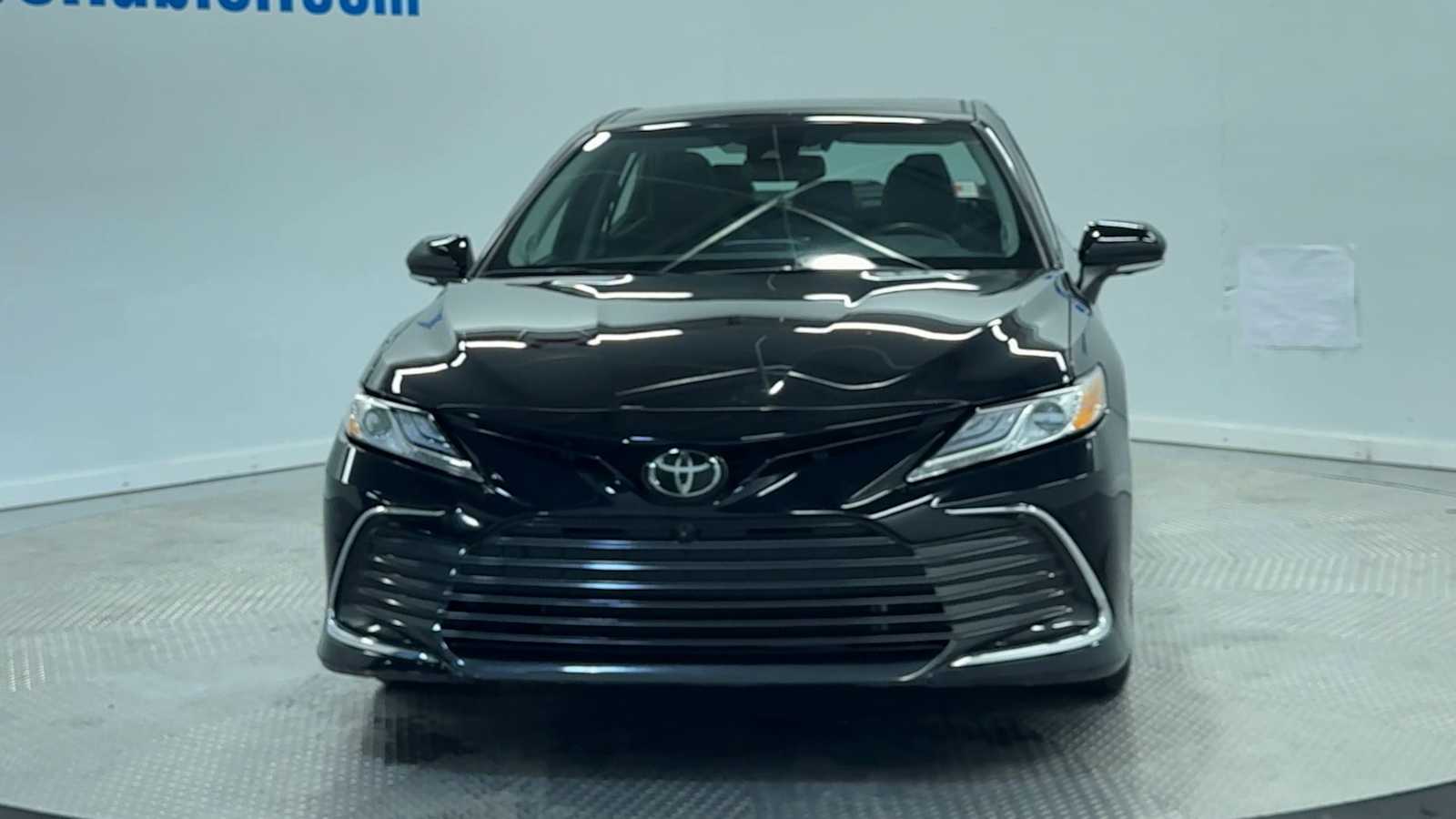 2023 Toyota Camry XLE photo 3