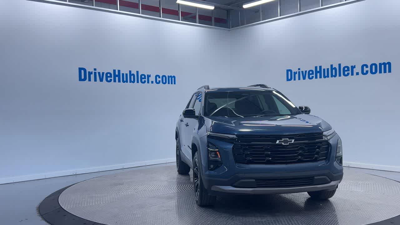 2025 Chevrolet Equinox LT photo 3