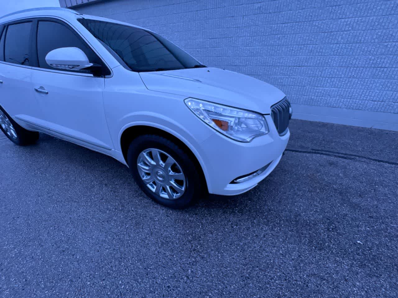2016 Buick Enclave Leather photo 2