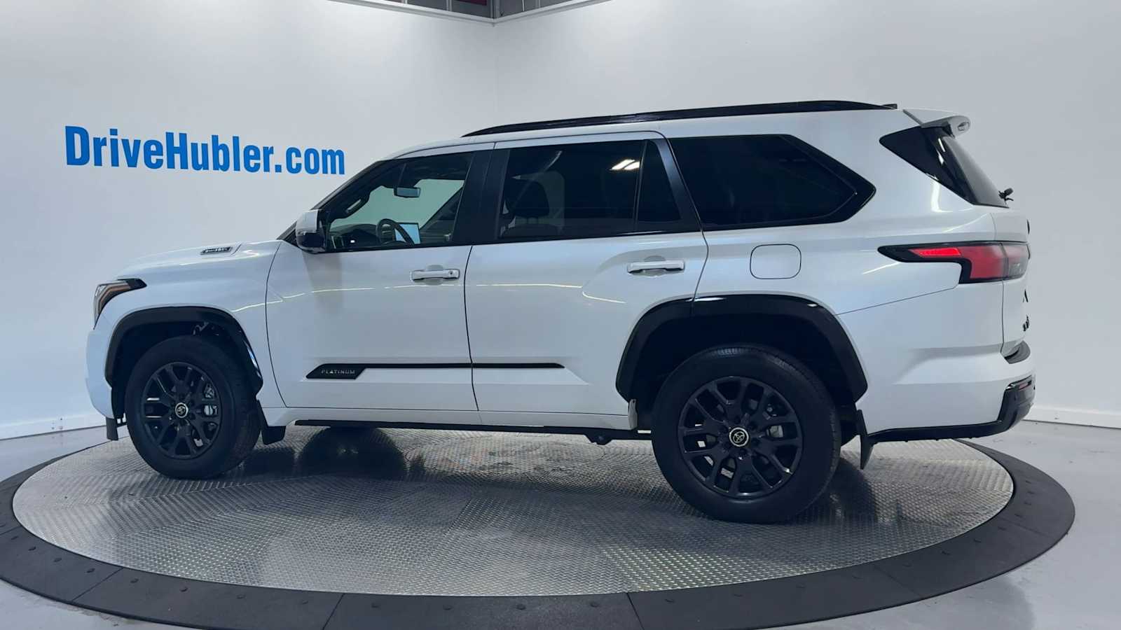 2024 Toyota Sequoia Platinum photo 4