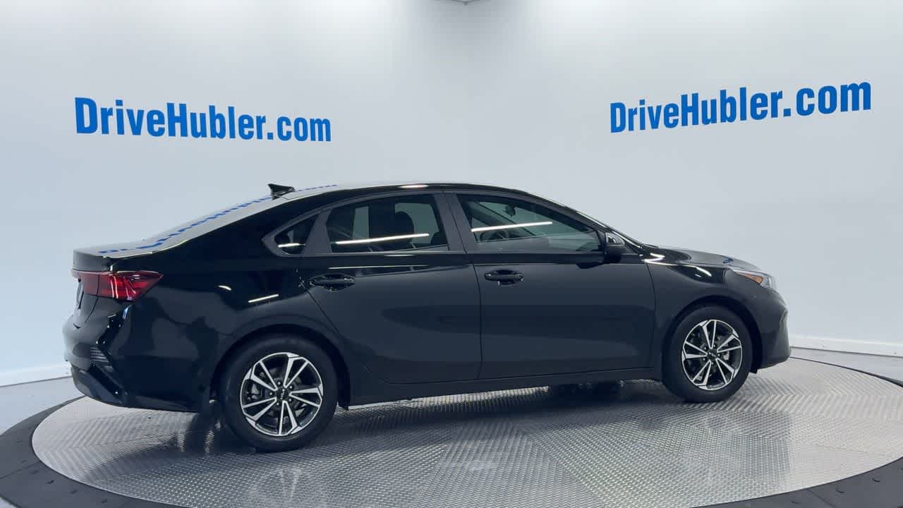 2024 Kia Forte LXS photo 4