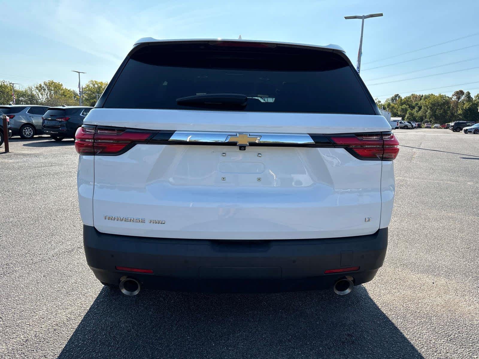 2022 Chevrolet Traverse Leather photo 3