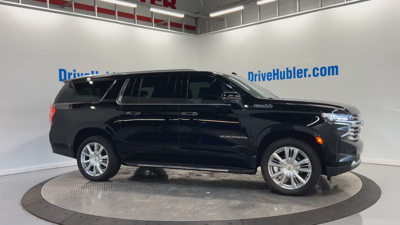 2023 Chevrolet Suburban High Country photo 3