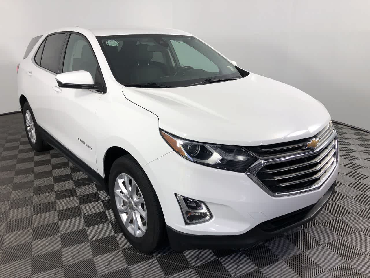 2019 Chevrolet Equinox LT photo 2