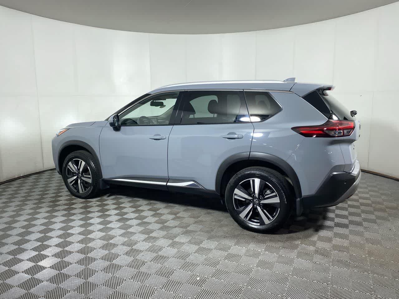 2021 Nissan Rogue SL photo 2