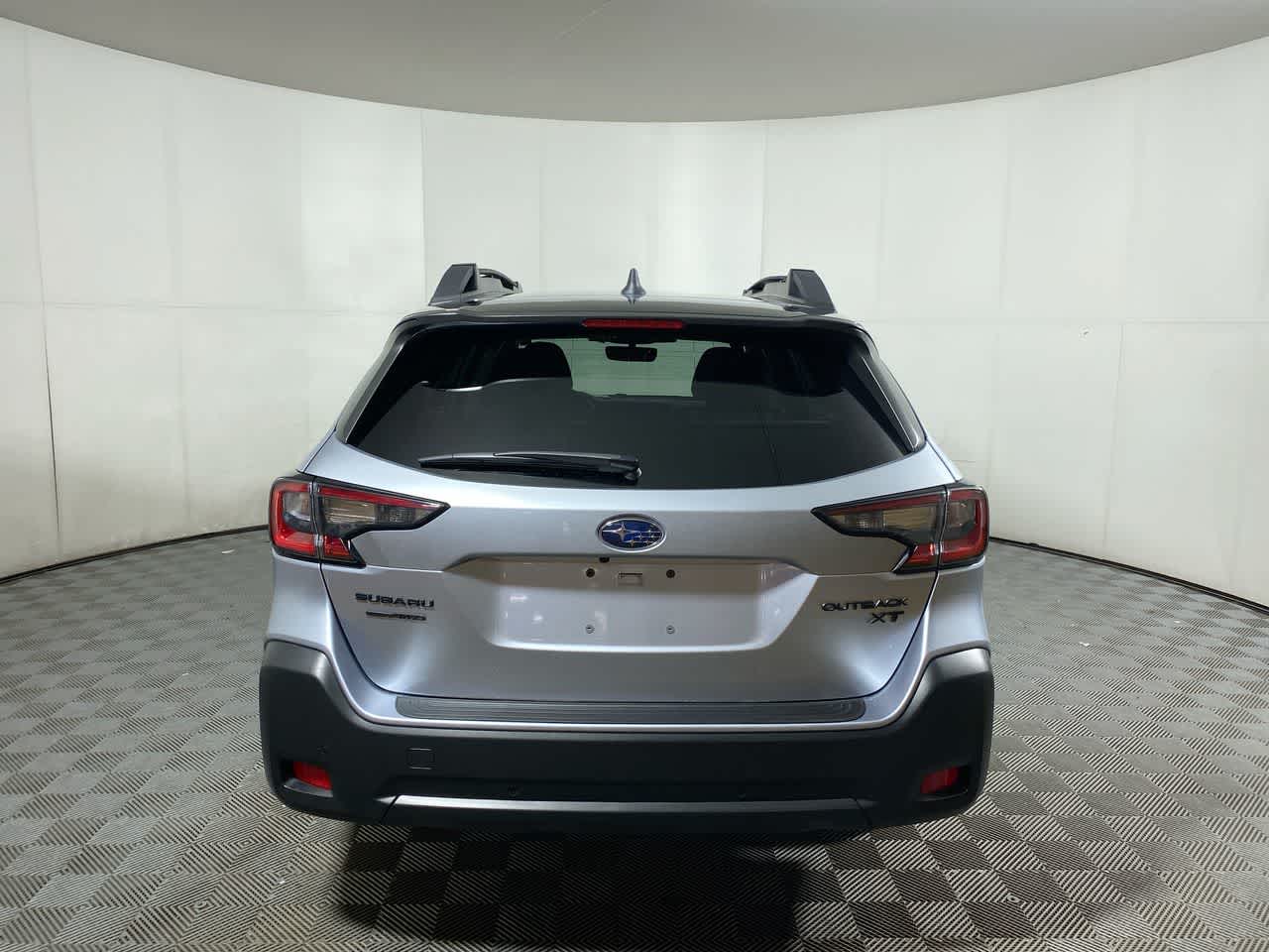 2024 Subaru Outback Onyx Edition XT photo 2