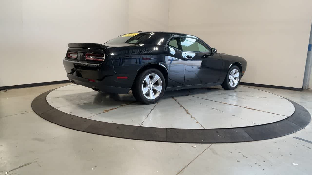 2022 Dodge Challenger GT photo 3