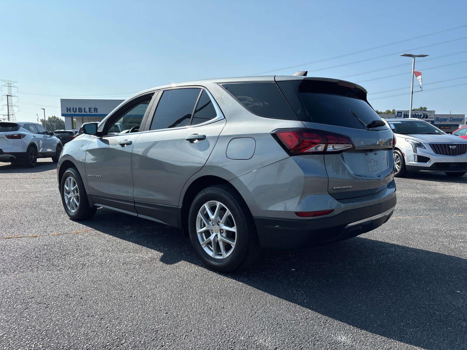 2023 Chevrolet Equinox LT photo 2