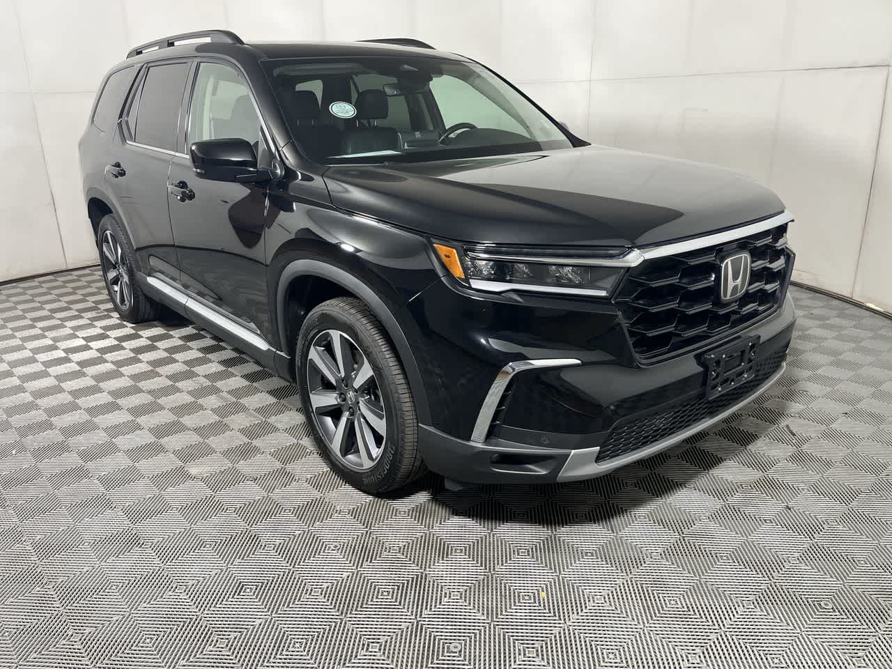 2024 Honda Pilot Touring photo 2