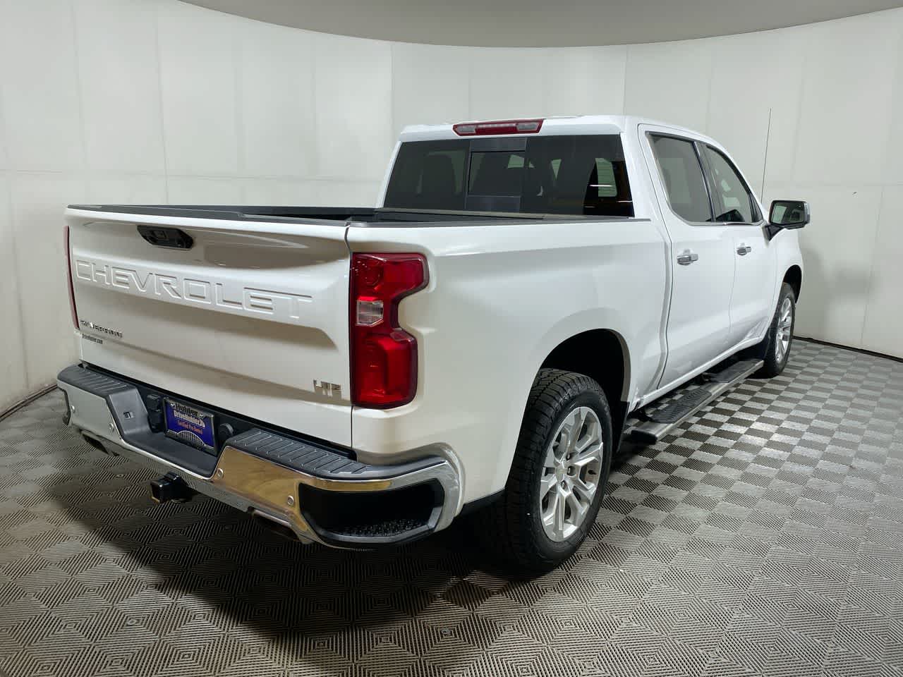 2023 Chevrolet Silverado 1500 LTZ photo 2