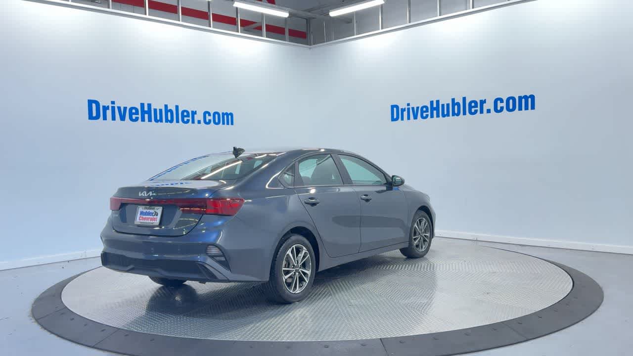 2024 Kia Forte LXS photo 2