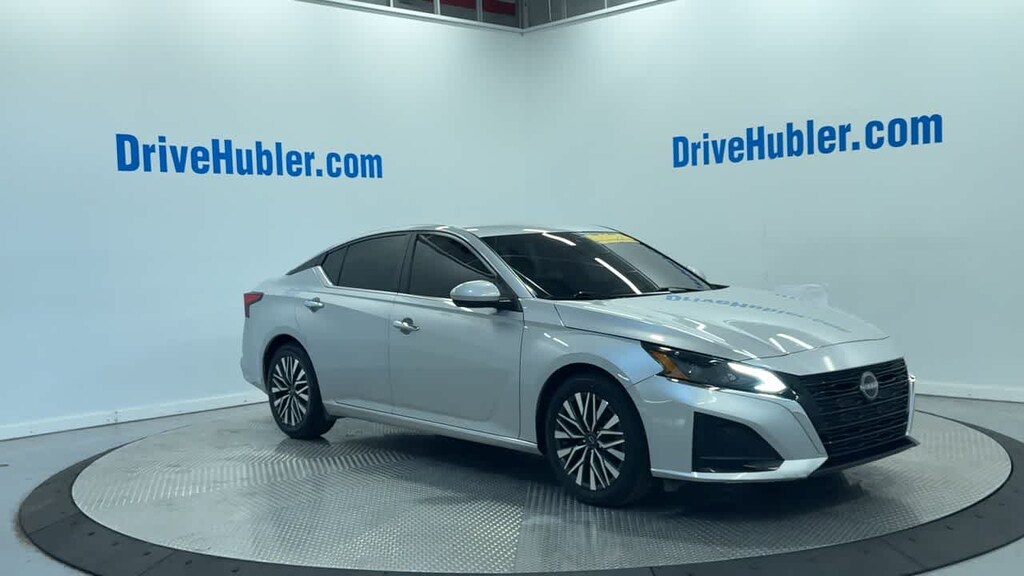 Used 2023 Nissan Altima 2.5 SV Sedan