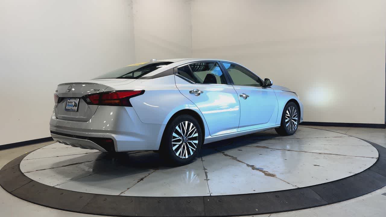 2023 Nissan Altima 2.5 SV photo 3