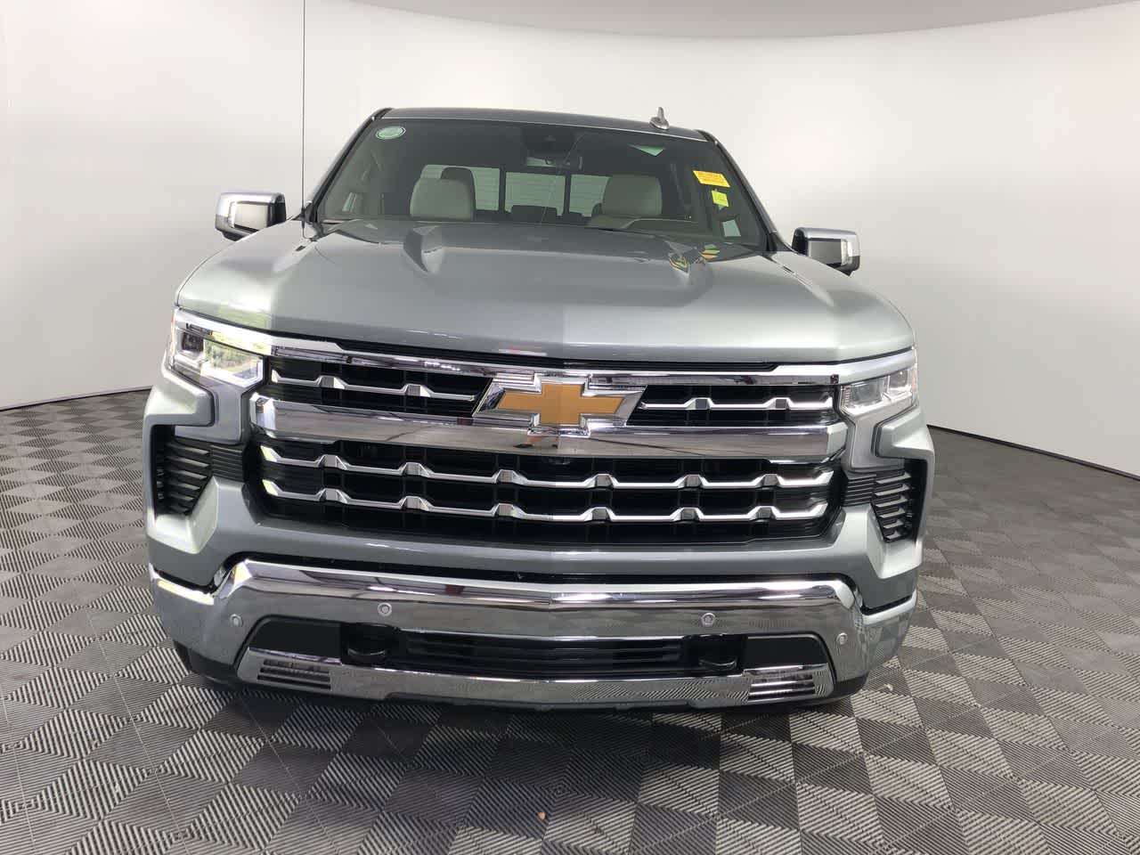 2024 Chevrolet Silverado 1500 LTZ photo 3