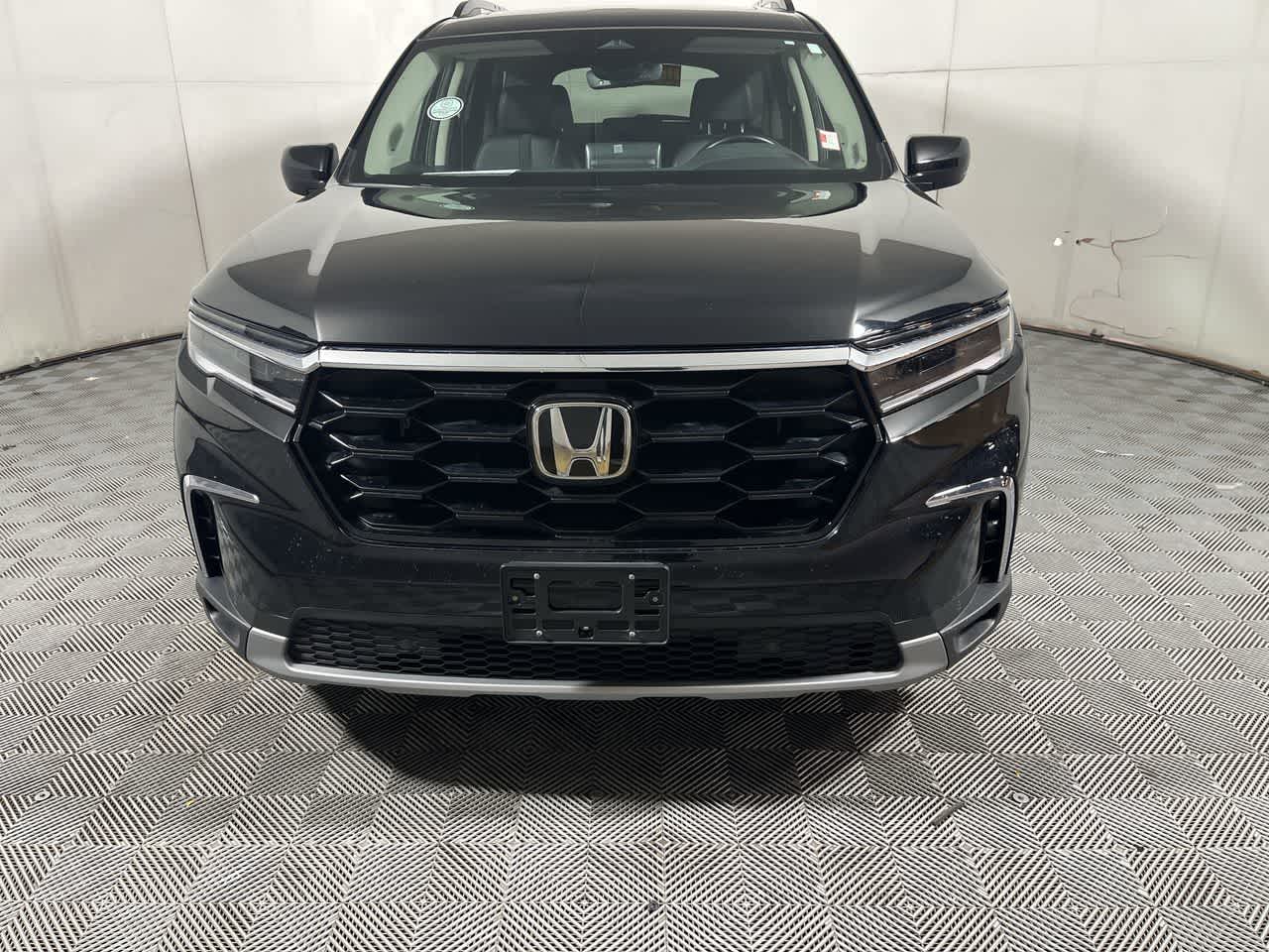 2024 Honda Pilot Touring photo 3