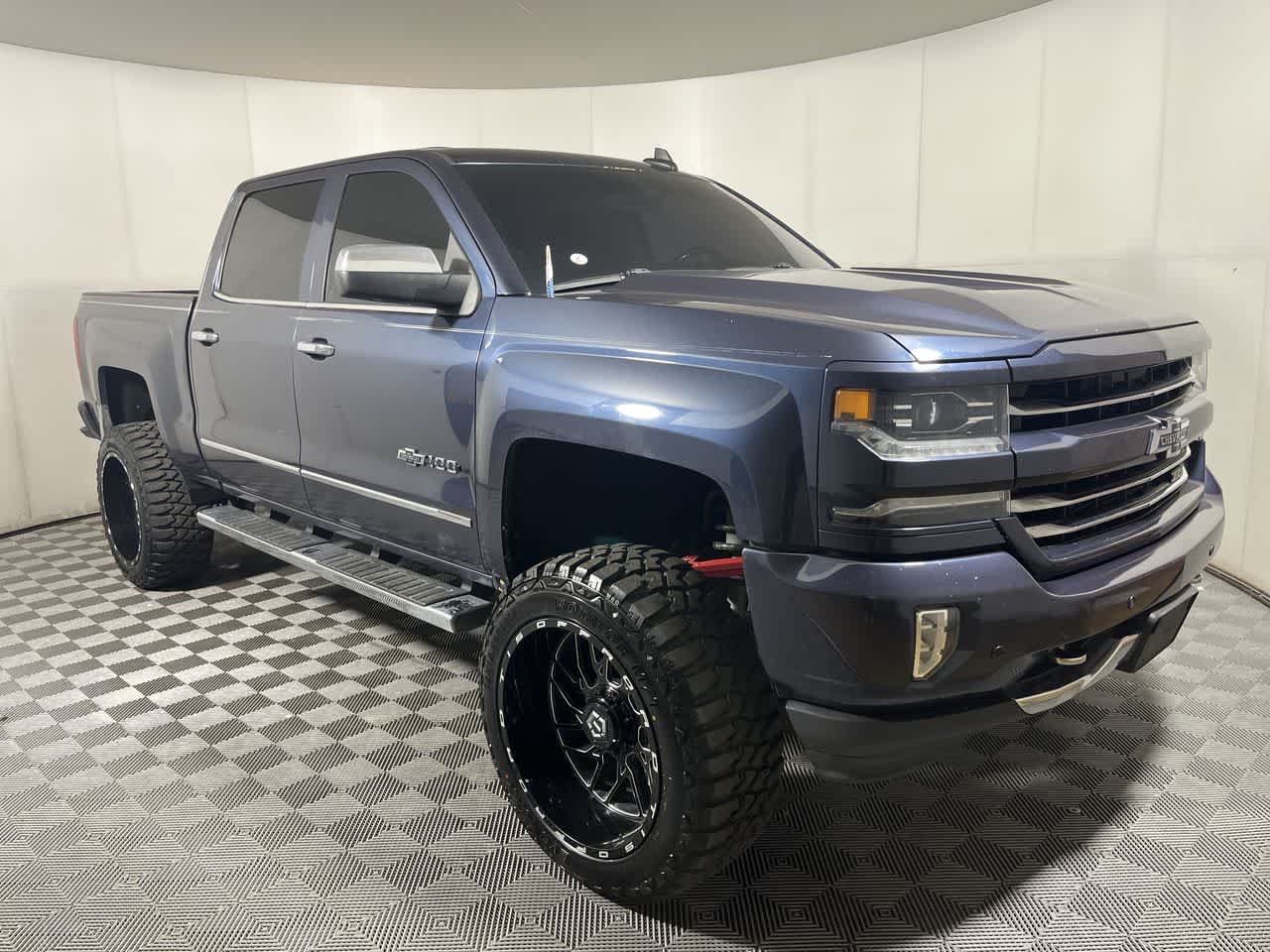 2018 Chevrolet Silverado 1500 LTZ photo 2