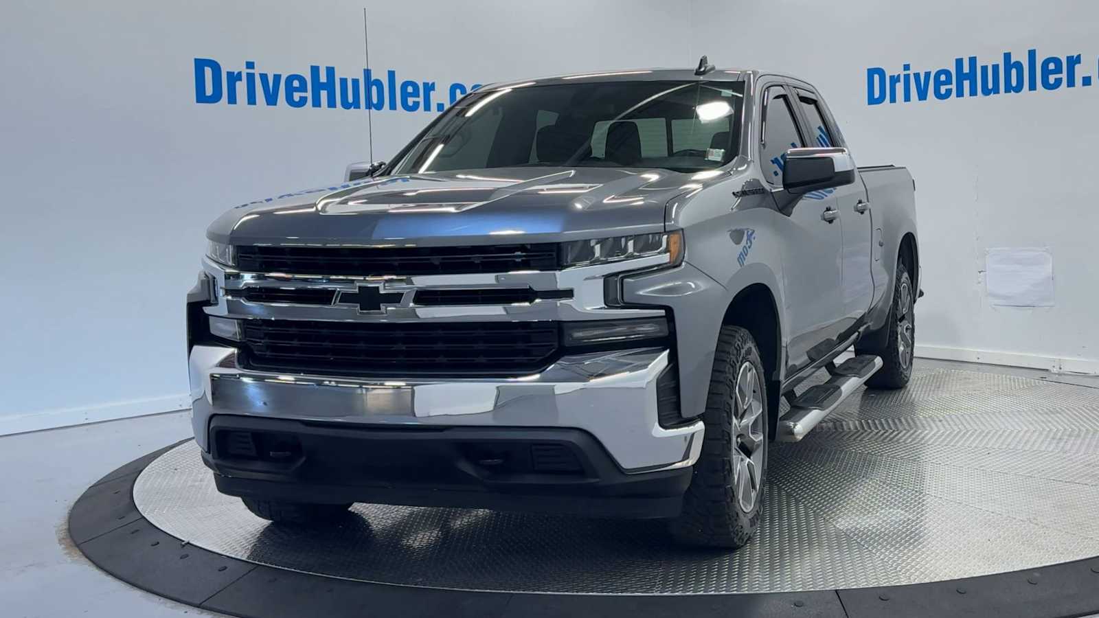 2021 Chevrolet Silverado 1500 LT photo 2