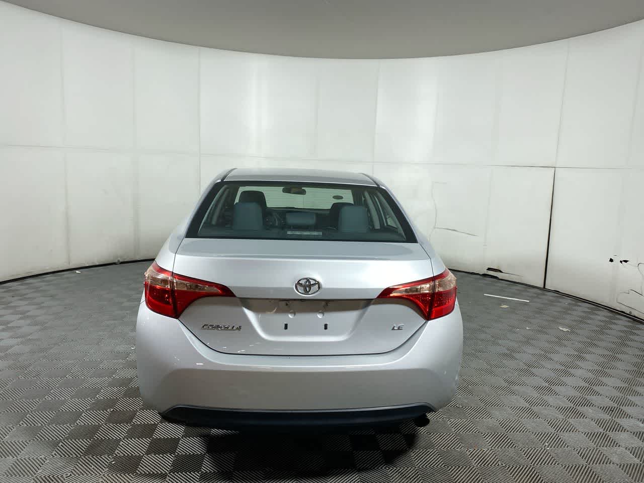 2018 Toyota Corolla LE photo 3