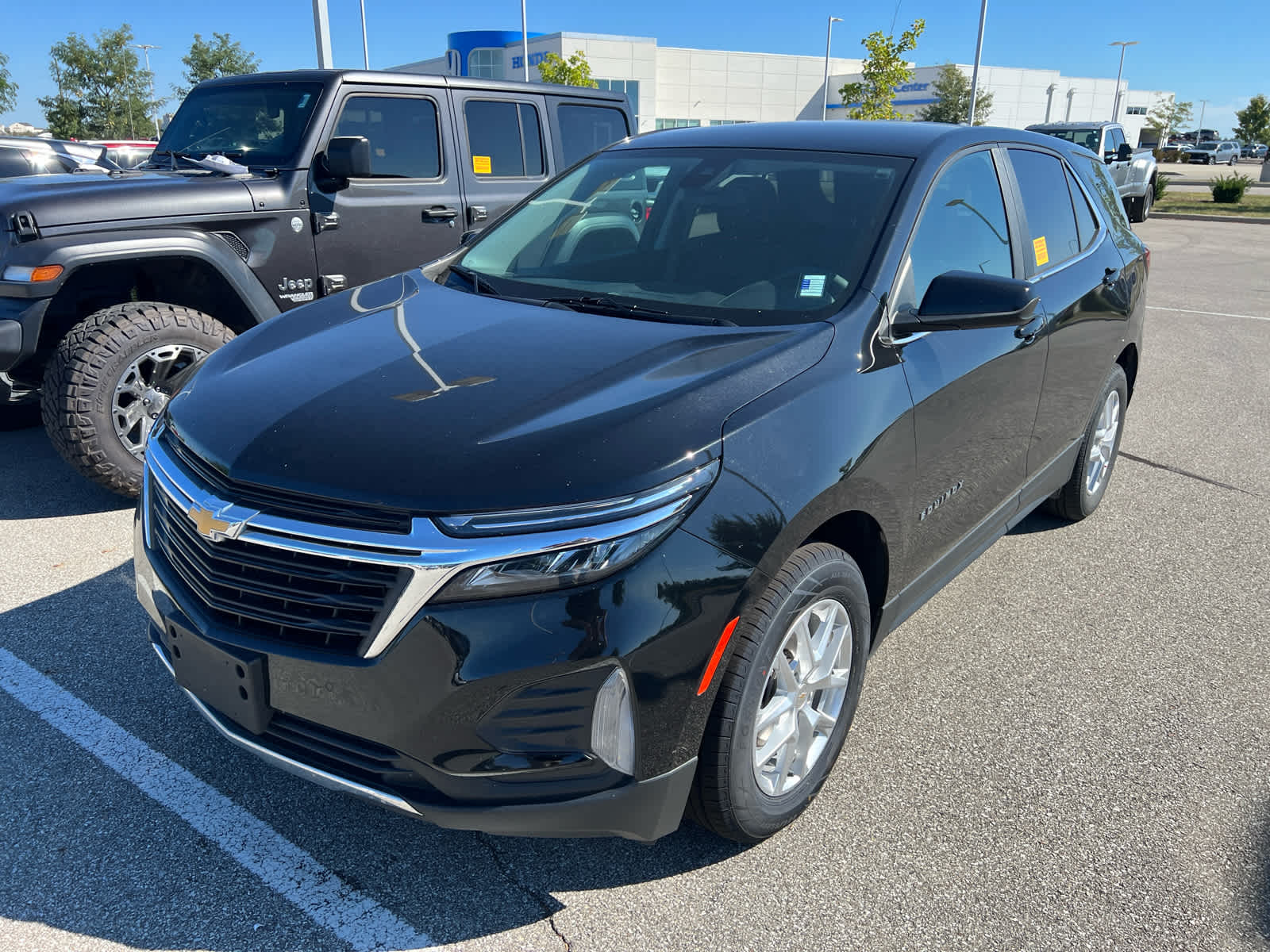 2022 Chevrolet Equinox LT photo 2
