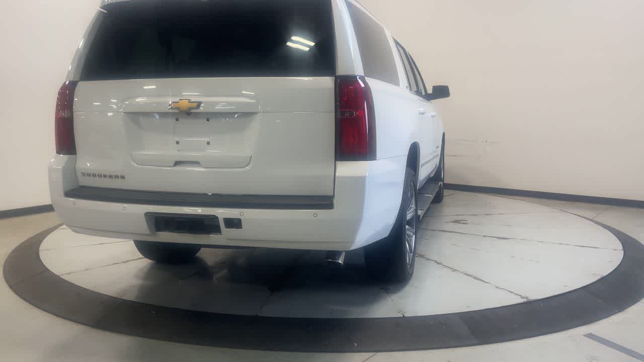 2018 Chevrolet Suburban LT photo 2