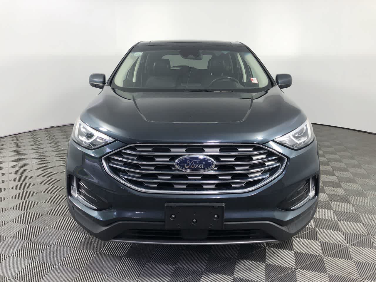 2022 Ford Edge SEL photo 3