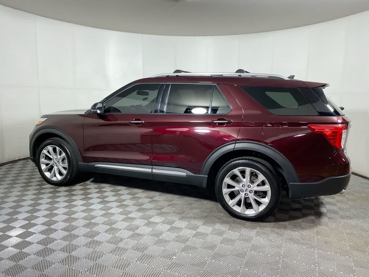 2022 Ford Explorer Platinum photo 4