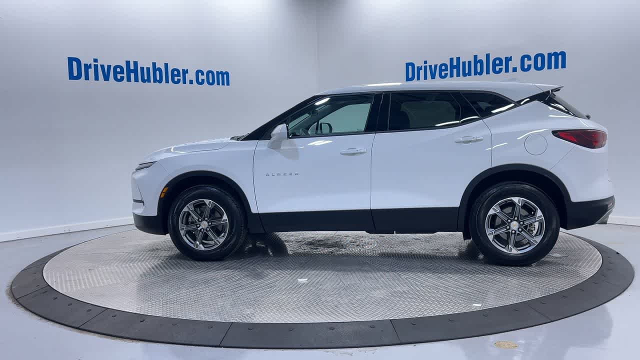 2025 Chevrolet Blazer 2LT photo 2