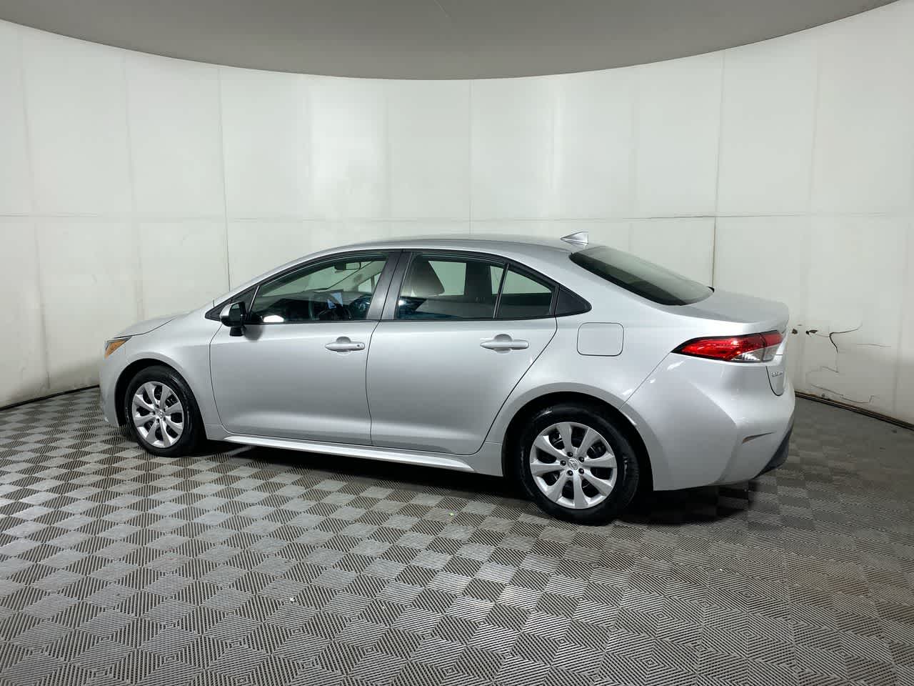 2024 Toyota Corolla LE photo 4