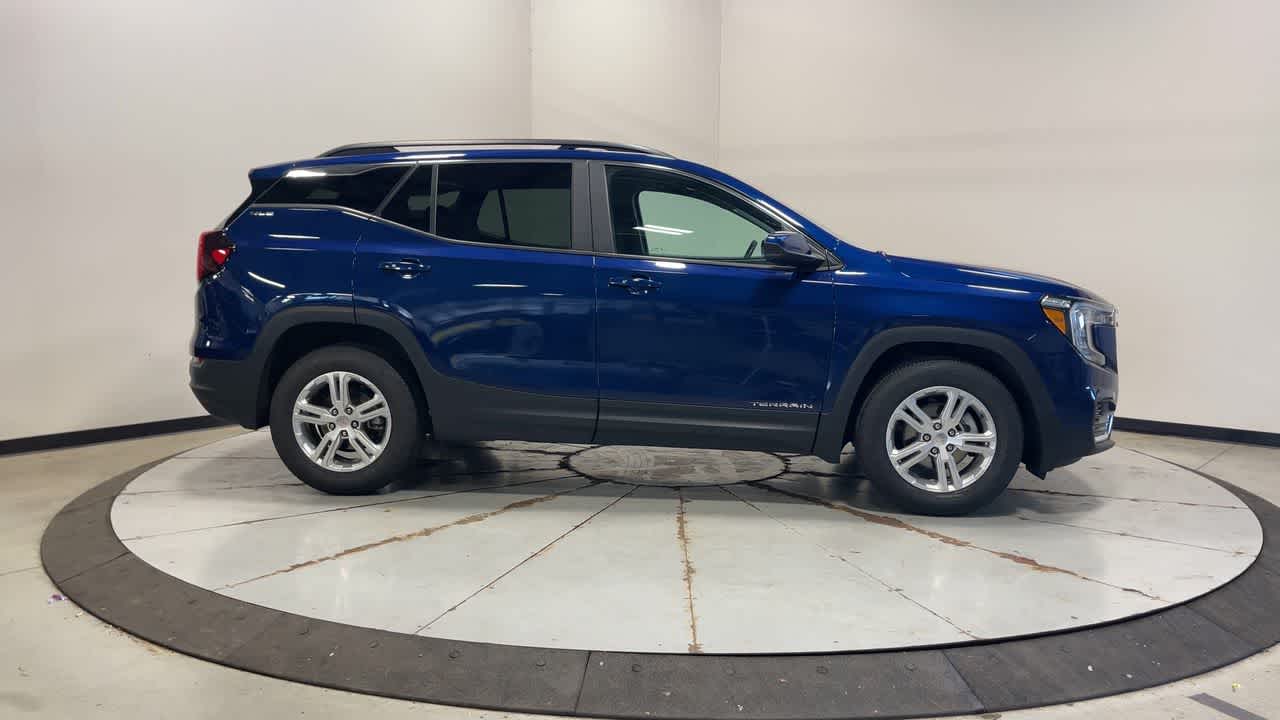 2022 Gmc Terrain SLE photo 3