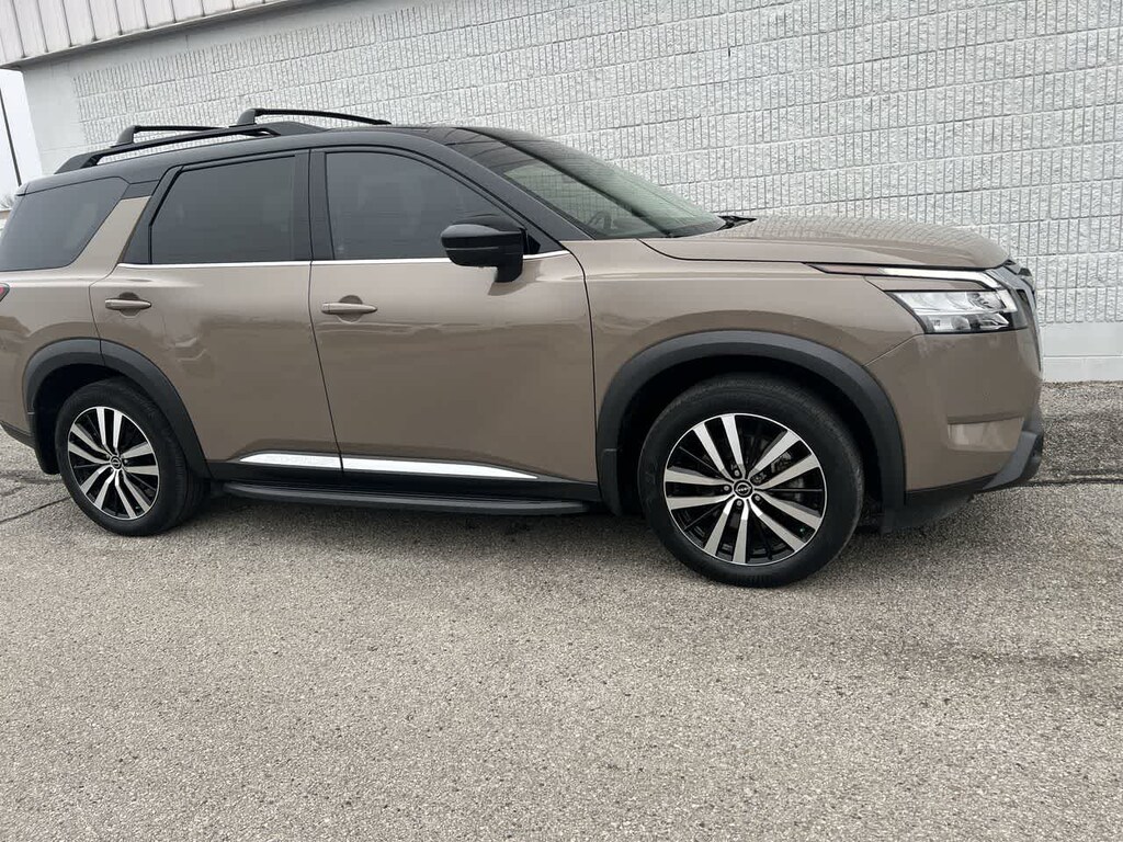 Used 2023 Nissan Pathfinder Platinum SUV