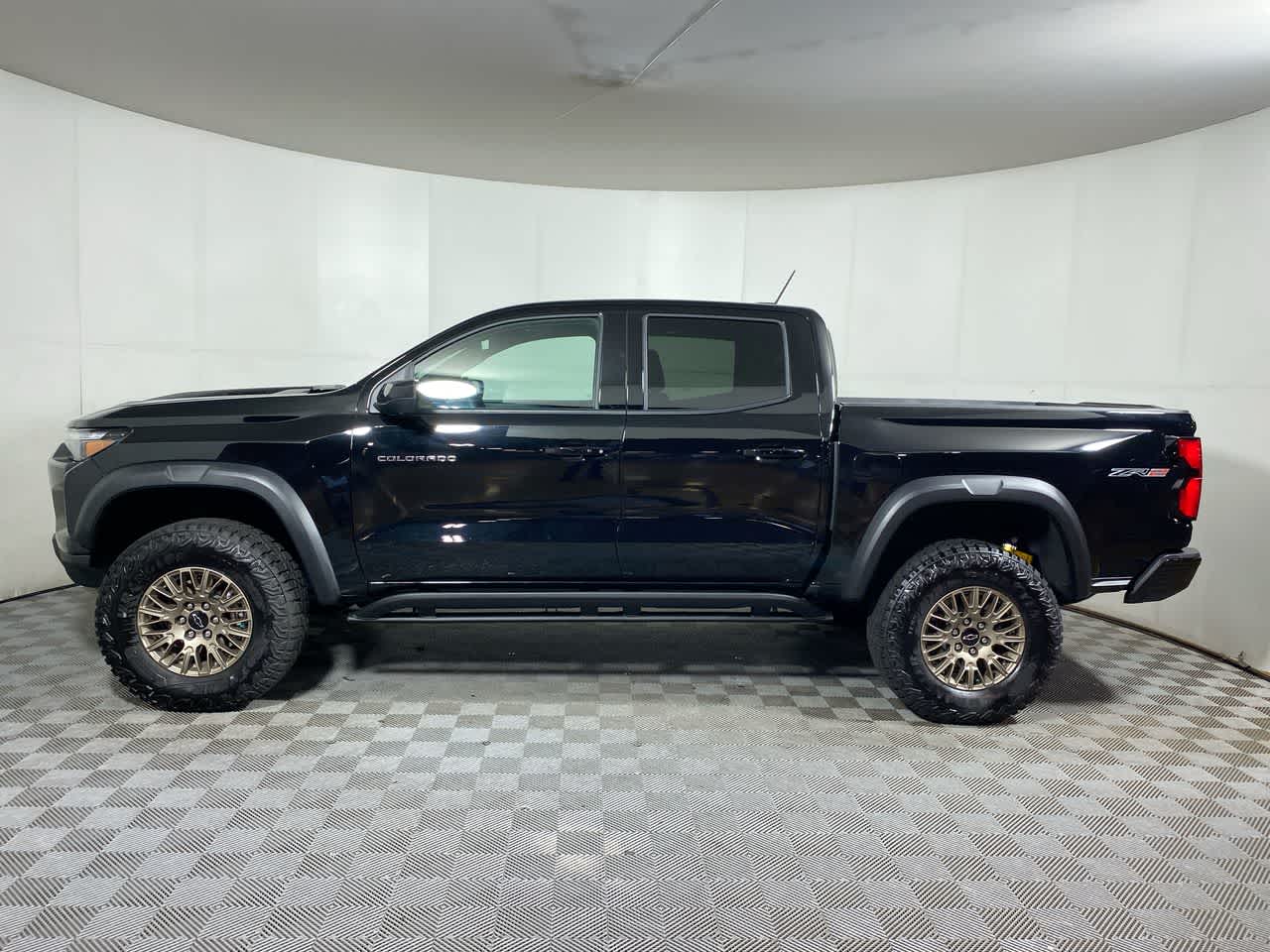2025 Chevrolet Colorado ZR2 photo 3