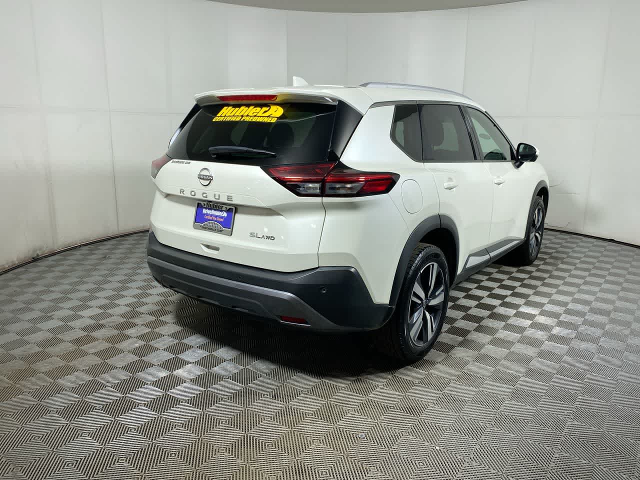 2023 Nissan Rogue SL photo 2