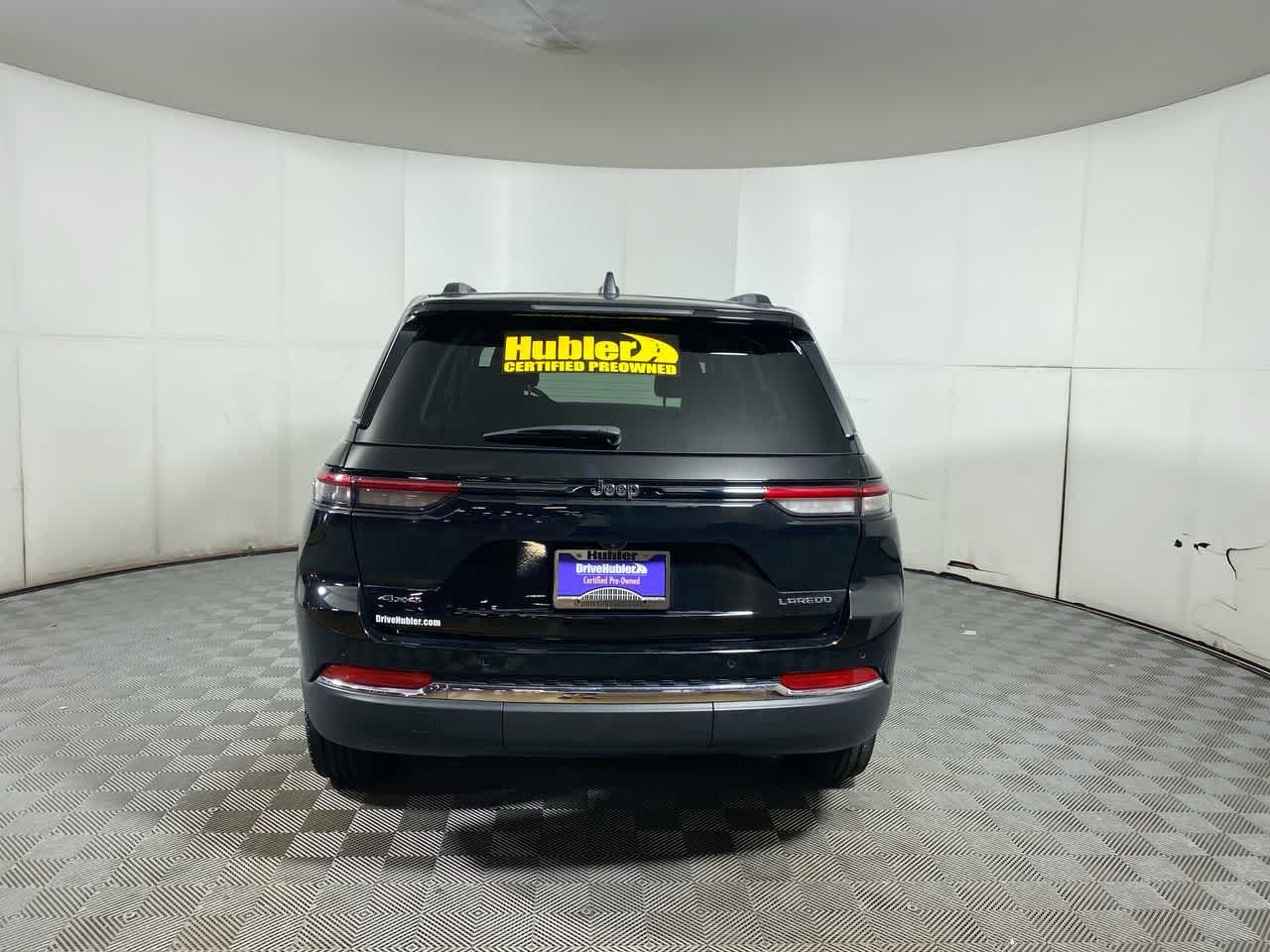 2022 Jeep Grand Cherokee Laredo photo 3