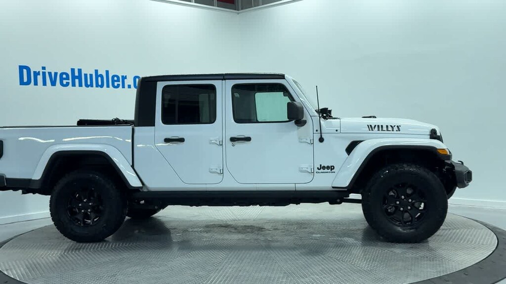 Used 2021 Jeep Gladiator Willys 4x4 Truck Crew Cab