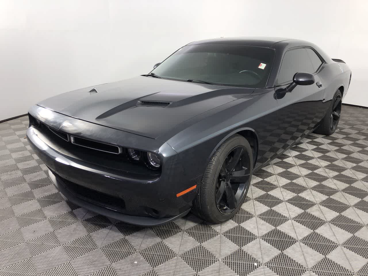 2016 Dodge Challenger SXT photo 3