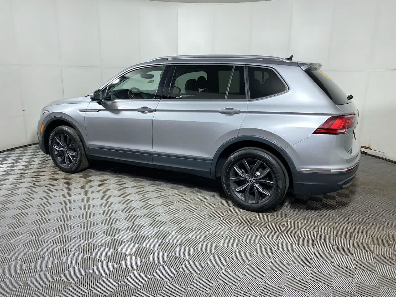 2022 Volkswagen Tiguan SE photo 4