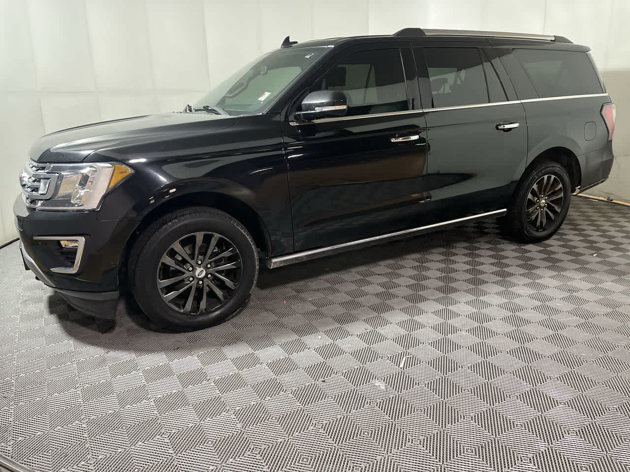 2020 Ford Expedition MAX Limited photo 2