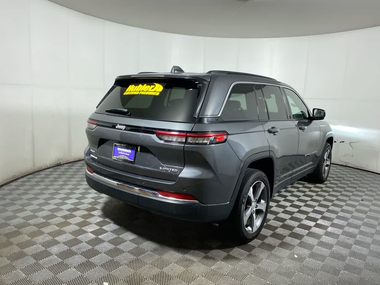 2024 Jeep Grand Cherokee Limited photo 2