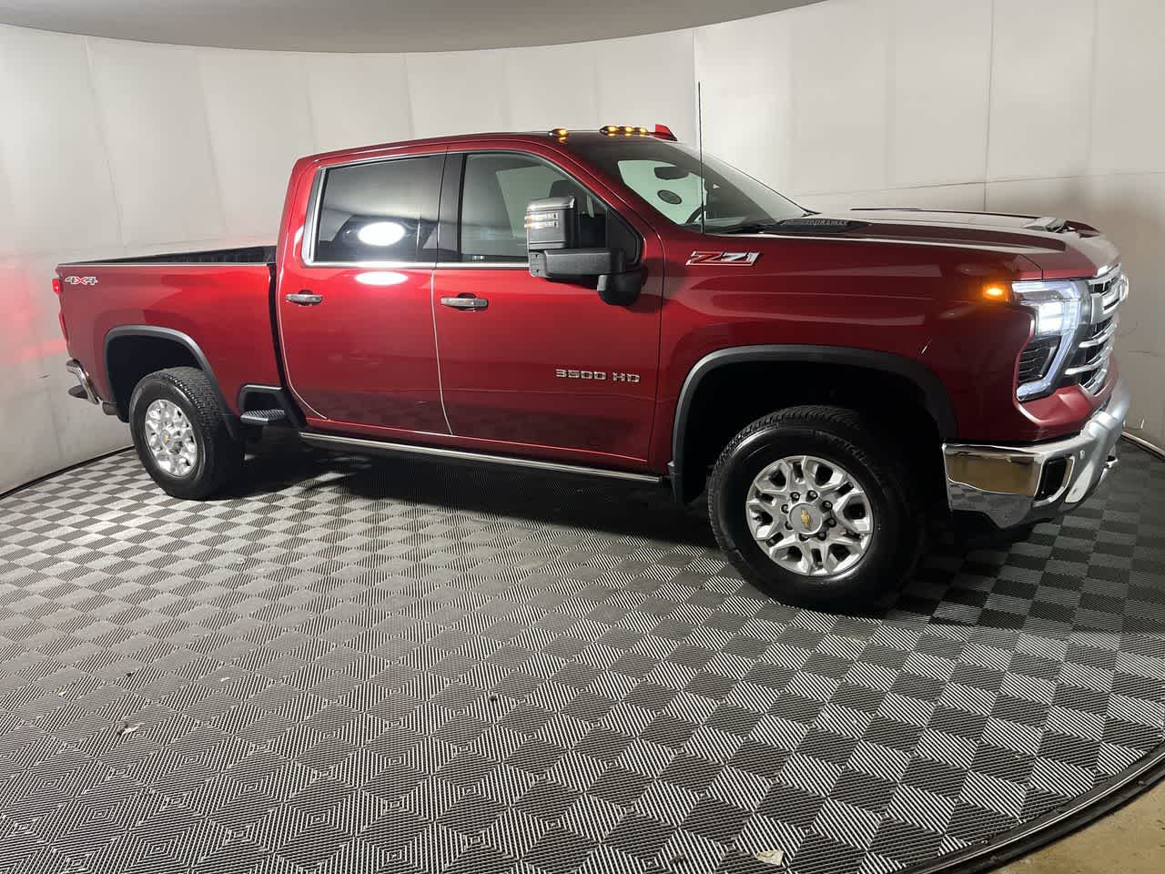 2024 Chevrolet Silverado 3500HD LTZ photo 2